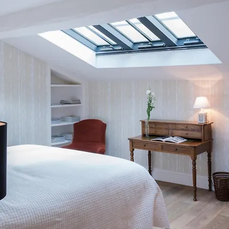 Bed & Breakfast La Chartreuse Haut-bailly - Anciennement Chateau Le Pape 4*