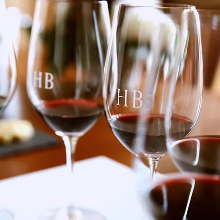 לינה וארוחת בוקר La Chartreuse Haut-bailly 4*