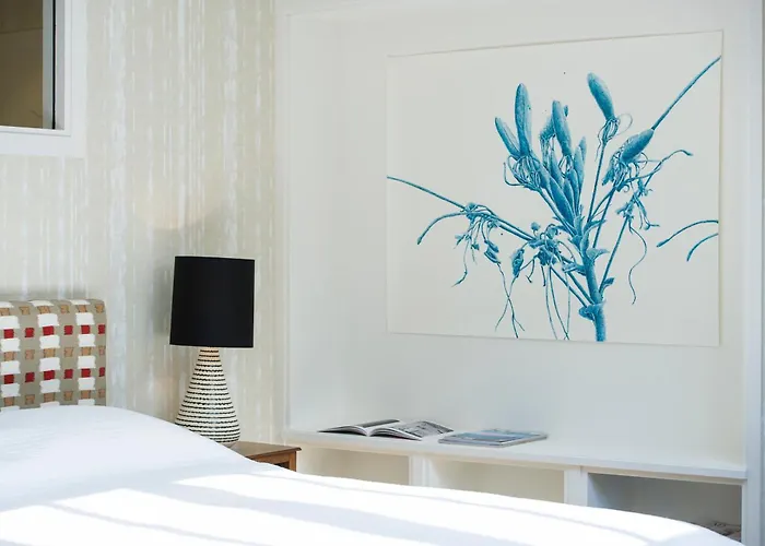 Bed & Breakfast La Chartreuse Haut-bailly - Anciennement Chateau Le Pape Léognan