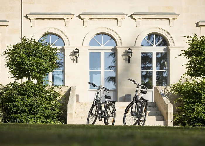 La Chartreuse Haut-bailly - Anciennement Chateau Le Pape 4* Léognan